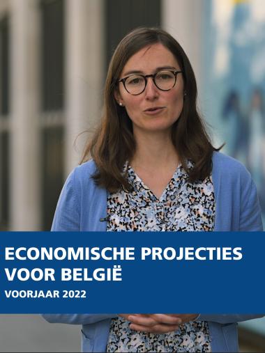 Foto van econome Raïssa Basselier die economische projecties voorstelt  
